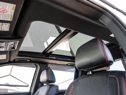 Used 2024 Nissan Titan PRO-4X w/ Pro-4x Convenience Package image 4