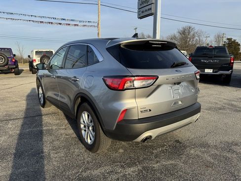 Used 2022 Ford Escape SE w/ Cold Weather Package image 3