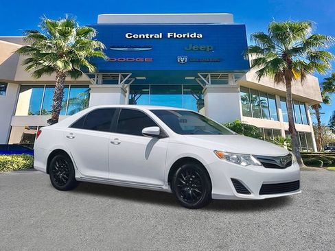 Used 2012 Toyota Camry LE FWD image 2