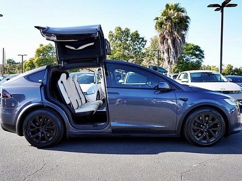 Used 2023 Tesla Model X AWD/4WD image 10