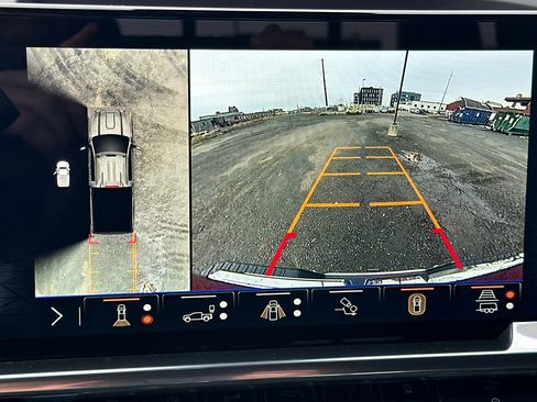 Used 2026 GMC Sierra 2500 SLT w/ SLT Premium Package image 26