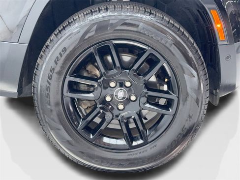 Used 2024 Land Rover Defender 90 S image 49