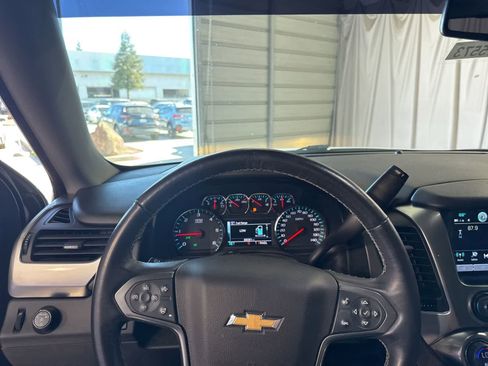 Used 2018 Chevrolet Tahoe LT w/ LT Signature Package RWD image 27