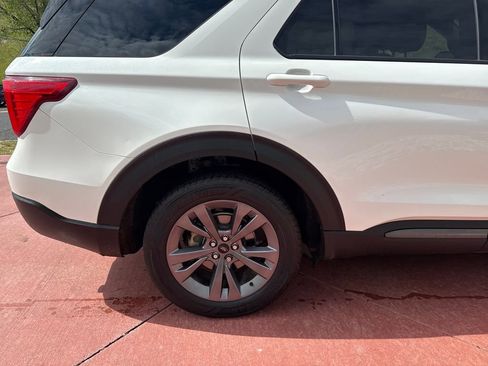 Certified 2021 Ford Explorer XLT w/ Equipment Group 202A AWD/4WD image 34