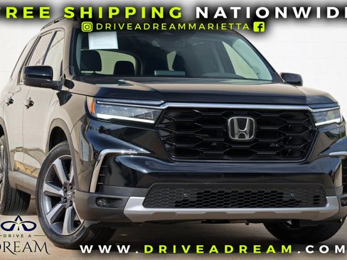 Used 2023 Honda Pilot Touring image 2