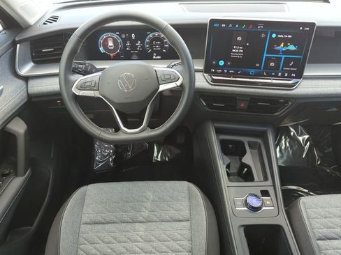 Certified 2025 Volkswagen Tiguan S image 11