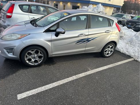 Used 2011 Ford Fiesta SES w/ 301A Rapid Spec Order Code image 5