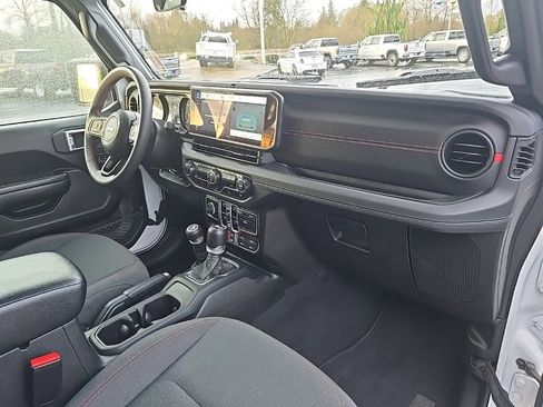 Used 2024 Jeep Wrangler Unlimited Rubicon image 29
