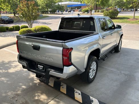 Used 2024 Toyota Tacoma SR5 image 10