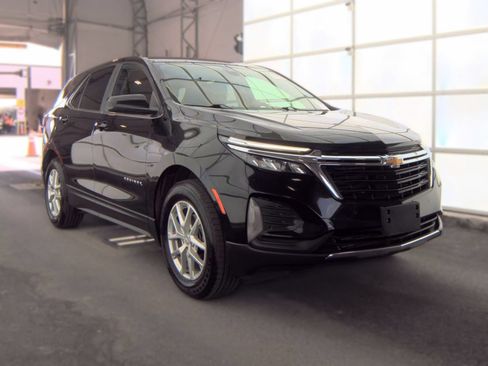 Used 2024 Chevrolet Equinox LT AWD/4WD image 2