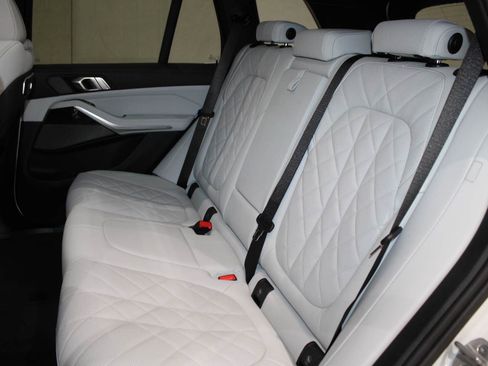 Used 2026 BMW X5 xDrive40i AWD/4WD image 17