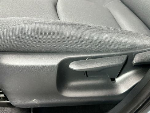 Used 2024 Toyota Corolla Cross LE image 19