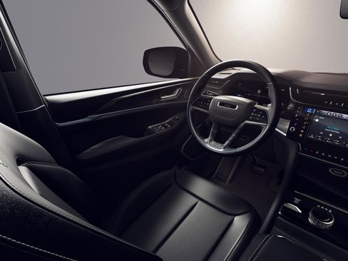 New 2026 Jeep Grand Cherokee L Limited AWD/4WD image 8