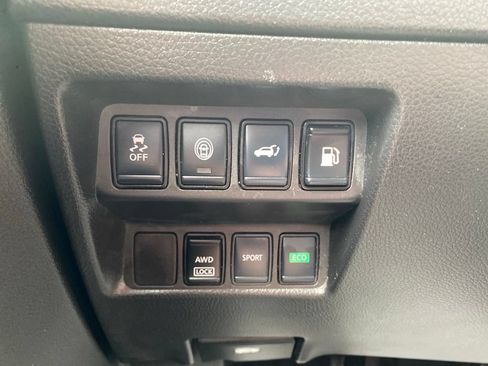 Used 2020 Nissan Rogue SV AWD/4WD image 23