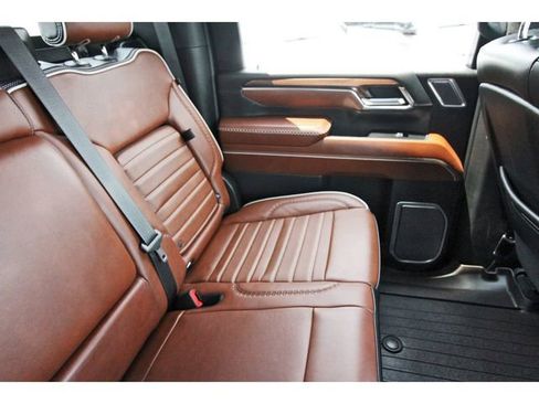 Used 2024 GMC Sierra 2500 Denali Ultimate AWD/4WD image 10