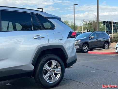 Certified 2025 Toyota RAV4 XLE FWD image 11