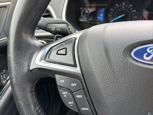 Used 2020 Ford Edge SEL AWD/4WD image 12