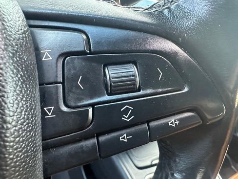 Used 2019 Cadillac XT4 Premium Luxury image 16