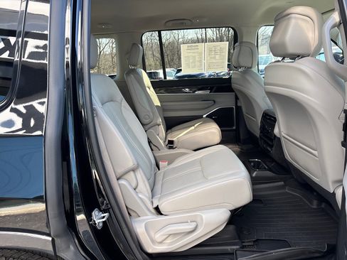 Used 2022 Jeep Wagoneer Series III w/ Flexible Seating Group image 48