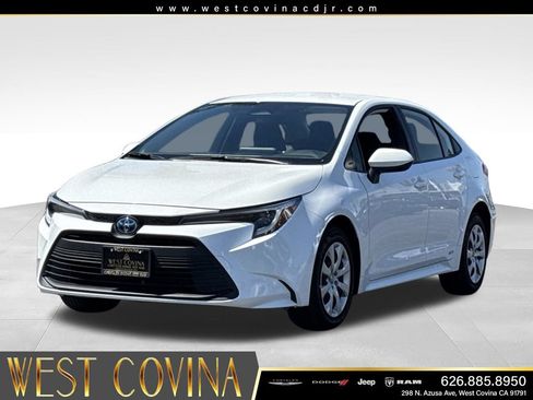 Used 2024 Toyota Corolla LE AWD/4WD image 5