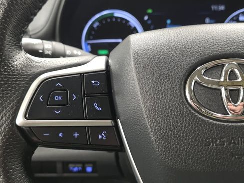 Used 2022 Toyota Sienna Limited AWD/4WD image 33