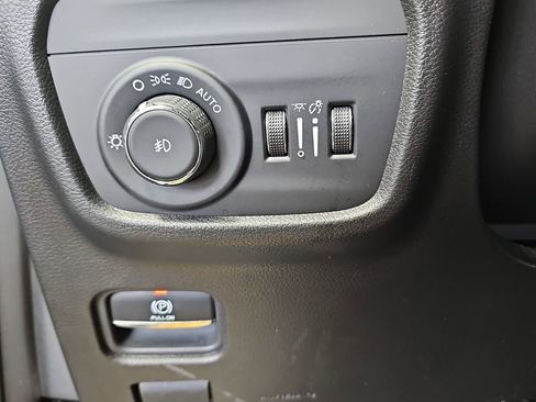 Used 2024 Jeep Grand Cherokee L Limited w/ Luxury Tech Group II image 26