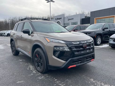 Used 2025 Nissan Rogue SV w/ Rock Creek Premium Package image 1