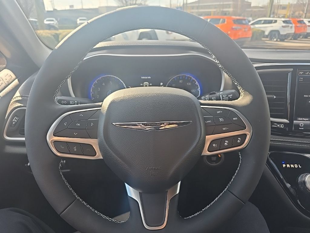 New 2026 Chrysler Pacifica Select FWD image 13