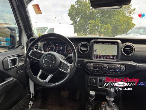 Used 2020 Jeep Gladiator Overland AWD/4WD image 13