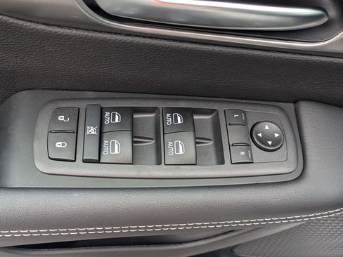 New 2026 Chrysler Pacifica Select FWD image 21