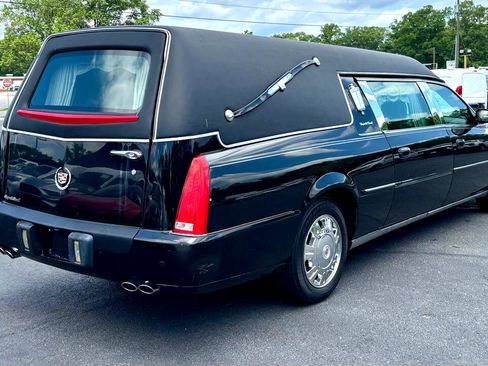 Used 2011 Cadillac DTS Hearse image 6