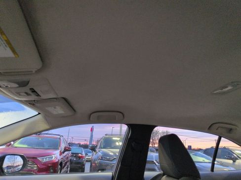 Used 2022 Toyota Corolla LE image 21