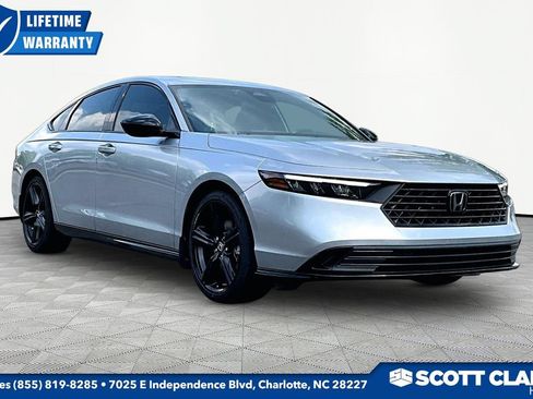 Used 2025 Honda Accord Sport image 1