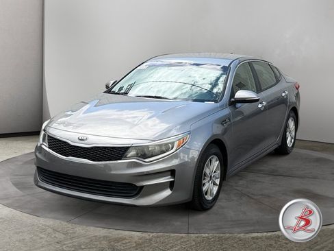 Used 2018 Kia Optima LX FWD image 3