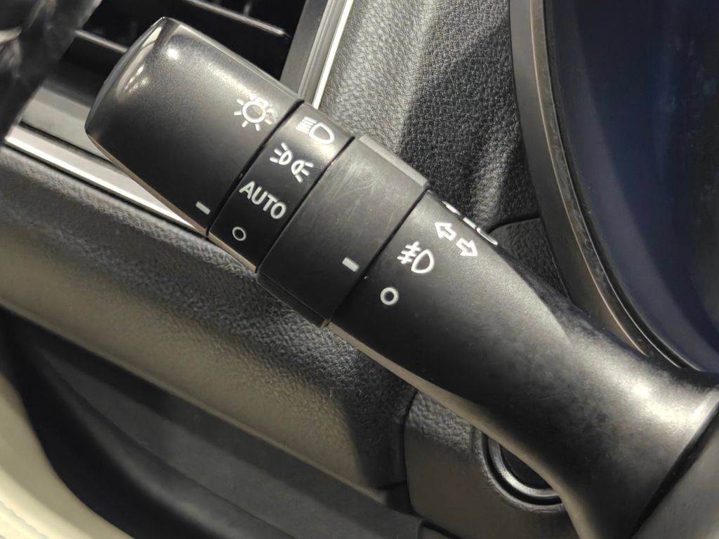Used 2022 Subaru Ascent Limited w/ Technology Package AWD/4WD image 45