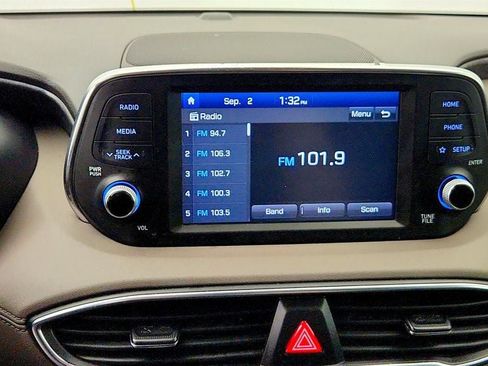 Used 2020 Hyundai Santa Fe SE FWD image 18
