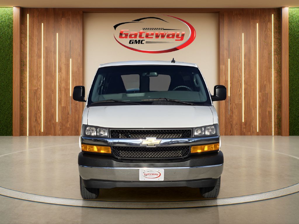 Used 2022 Chevrolet Express 2500 w/ Driver Convenience Package RWD image 2