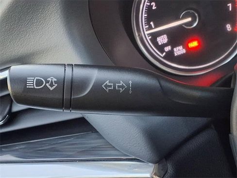 Used 2019 Buick Enclave Essence image 13