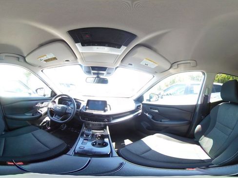 Used 2025 Nissan Rogue SV FWD image 38