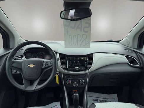 Used 2019 Chevrolet Trax LS AWD/4WD image 12