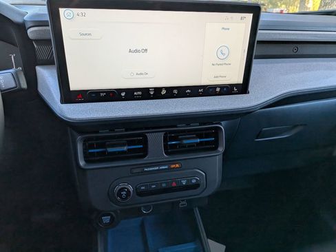 New 2025 Ford Maverick XLT w/ XLT Luxury Package image 24