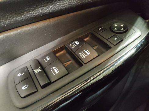 Used 2023 Jeep Cherokee Altitude Lux image 27