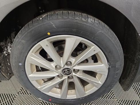 Used 2023 Toyota Camry LE image 11