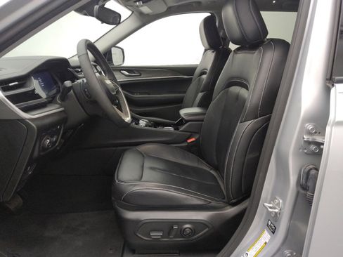 Used 2022 Jeep Grand Cherokee Limited 4xe image 17