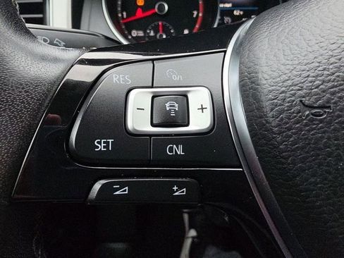 Used 2018 Volkswagen Atlas SEL FWD image 33