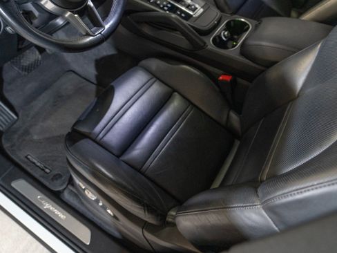 Certified 2021 Porsche Cayenne Coupe AWD/4WD image 14