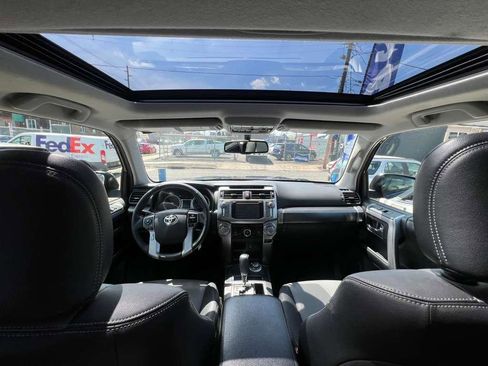 Used 2016 Toyota 4Runner SR5 Premium image 17