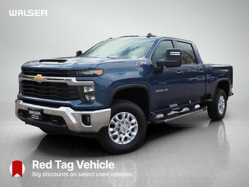 Used 2025 Chevrolet Silverado 3500 LT w/ Safety Package image 1