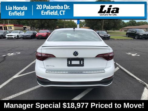 Used 2023 Volkswagen Jetta Sport image 12
