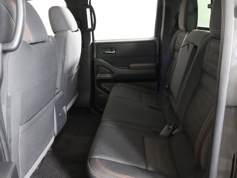 Used 2022 Nissan Frontier PRO-4X w/ Technology Package image 32